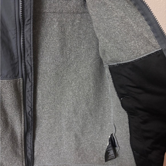 The North Face 200W Tundra Full Zip - Picture 5 of 5